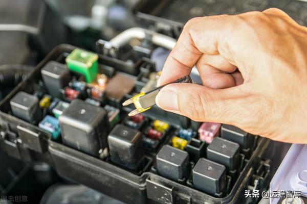 電子行業2022年度策略:新能源景氣持續,Mini LED、VR等需求興起 電子行業2022年度策略:新能源景氣持續,Mini LED、VR等需求興起