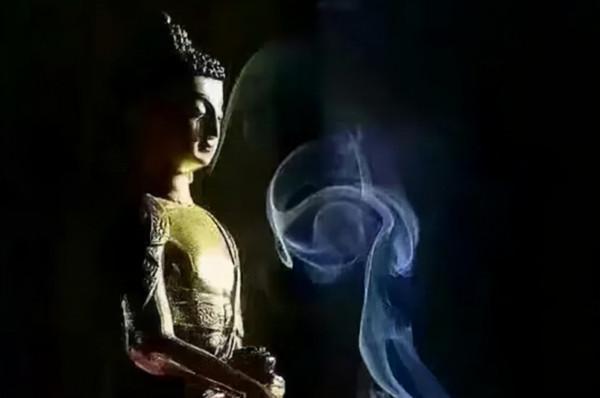 王芝霞:中年頓悟歸隱終南山,45年不見家人,自稱能與佛祖對話 王芝霞:中年頓悟歸隱終南山,45年不見家人,自稱能與佛祖對話