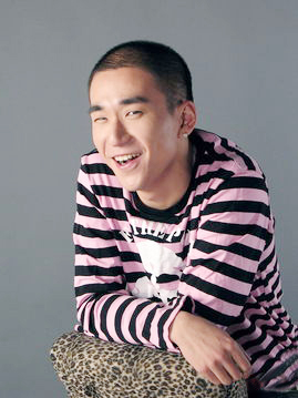 鄧婕：與張國立結婚33年，她看到了丈夫的白髮和心痛