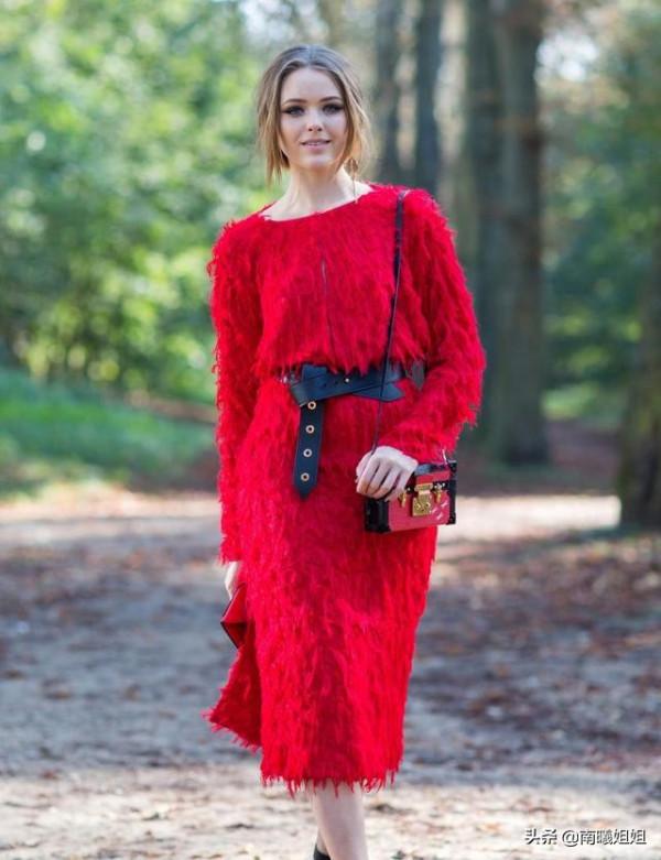 上了年紀的女人，建議少穿這3款“單品”，顯胖顯醜又廉價