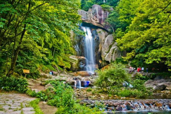 美國遊客拍下浙江“天台山”，引發熱議：這簡直是大自然的饋贈