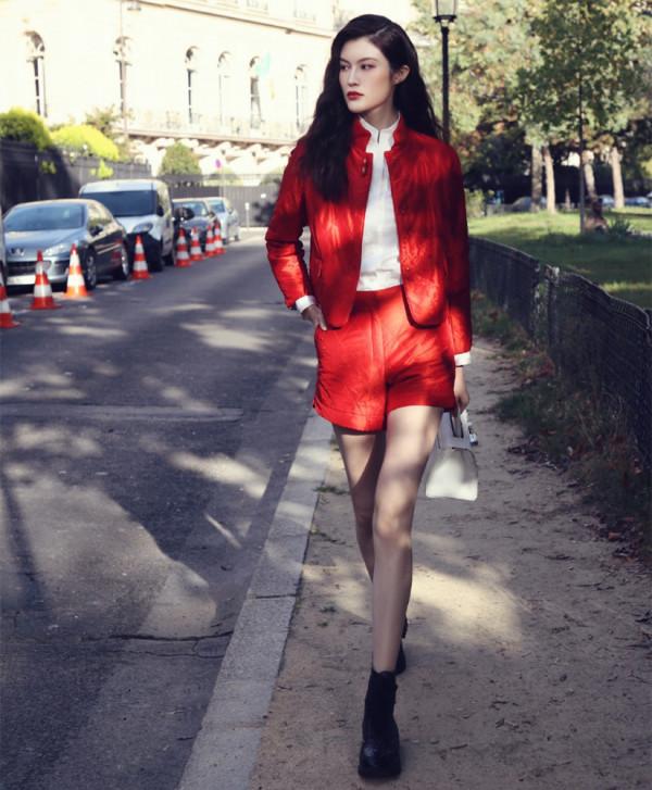 何穗真會穿,穿衣“上短下長”就算了,還把褲腿塞進靴,比例真好 何穗真會穿,穿衣“上短下長”就算了,還把褲腿塞進靴,比例真好