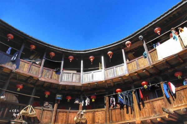 南靖土樓叫做“四菜一湯”,遊客絡繹不絕,門票年收入超2.5億 南靖土樓叫做“四菜一湯”,遊客絡繹不絕,門票年收入超2.5億