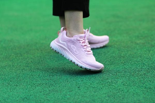 我的跑步裝備 咕咚10K悅彈跑鞋 我的跑步裝備 咕咚10K悅彈跑鞋