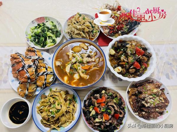 回孃家吃飯母親做了滿滿一桌菜，曬圈火了，網友：還是親媽最疼人