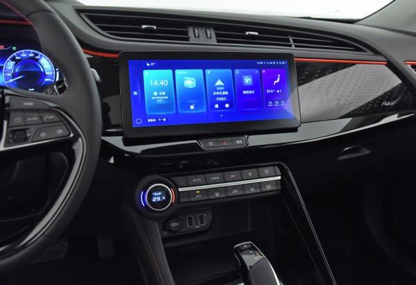 外觀年輕化，內飾大眾化，東風風神AX7馬赫版有點爆款的味道了