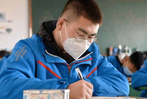 初三學生將迎來壞訊息,中考成績若低於500分,可能被分流到技校 初三學生將迎來壞訊息,中考成績若低於500分,可能被分流到技校