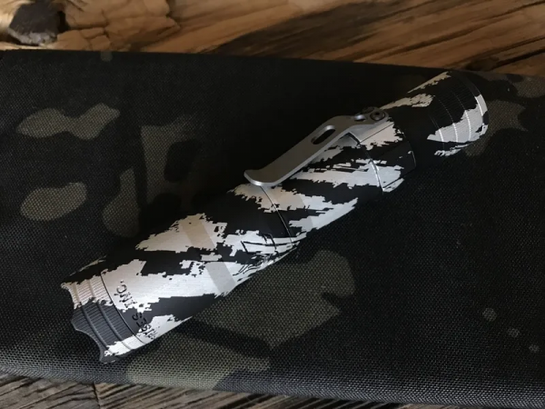 雖然都能帶走夜的黑，但戰術手電和普通手電還是有區別的