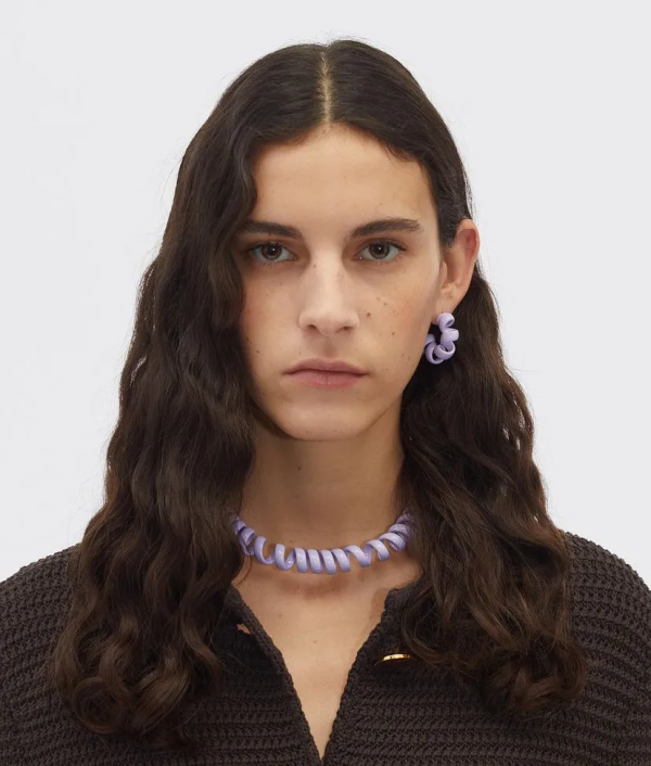 Jennie史詩級翻車造型？把“香奶奶”穿成“奶奶”…有被雷到