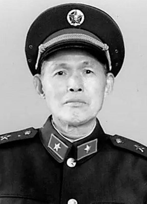 丁盛指揮所的成員,九一三事件後被下放,復出後擔任大軍區顧問 丁盛指揮所的成員,九一三事件後被下放,復出後擔任大軍區顧問