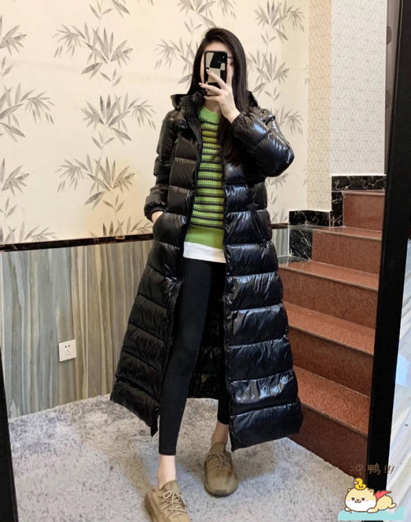 怎麼穿才“顯白”？別穿黑色了，試試這6套綠色穿搭，顯白又洋氣