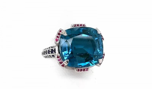 藍色珠寶大集合：你喜歡的藍色寶石都在這裡啦