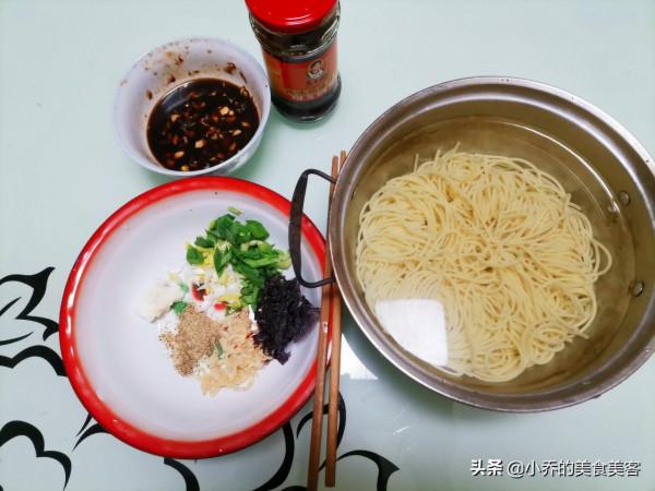 在家裡下麵條、下餛飩，怎樣製作簡易高湯？商業版配方，值得收藏