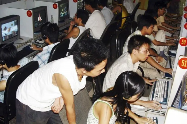 一年倒閉一萬多家,網咖為什麼不火了? 一年倒閉一萬多家,網咖為什麼不火了?