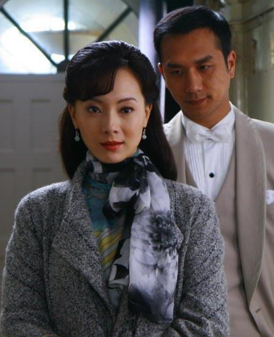 遠離格格巫下巴、發麵饅頭臉，優雅老去才是中年女星最美的狀態