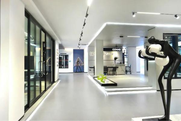 隔熱保溫效能卓越,隔音效能極好!冠豪門窗是幾線品牌?馬上揭曉 隔熱保溫效能卓越,隔音效能極好!冠豪門窗是幾線品牌?馬上揭曉