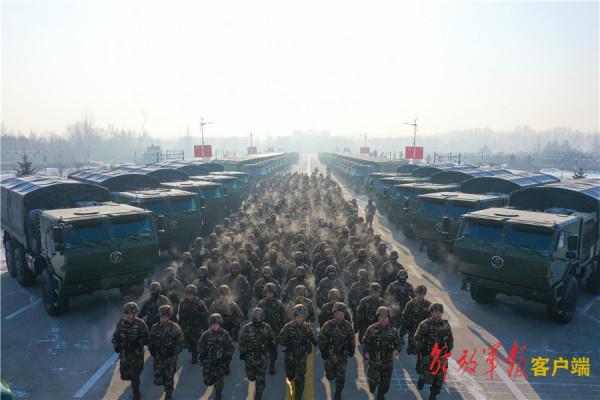 各部隊新年度軍事訓練高起點展開