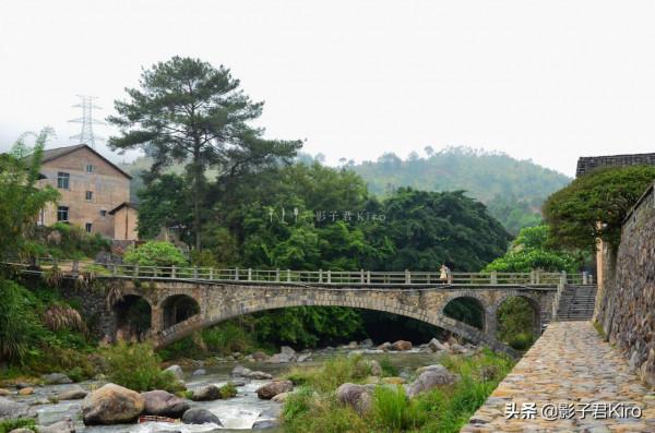 美國人說這裡是中國的核彈發射井，其實只是福建的土樓罷了