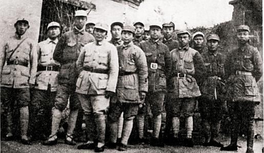 1955年授銜,開國元帥們除向主席敬禮外,為何也向總理敬了禮? 1955年授銜,開國元帥們除向主席敬禮外,為何也向總理敬了禮?