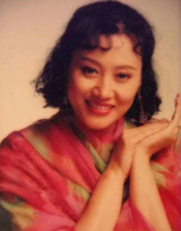 王麗雲：成名路上有淚，堅決不復婚，今女兒也步了她後塵