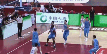 重傷!擔架直接抬走!11年生涯要結束了啊!他可是NBA六號秀 重傷!擔架直接抬走!11年生涯要結束了啊!他可是NBA六號秀