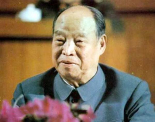 1955年授銜時，負責宣讀10大元帥名單的人，自己卻沒軍銜