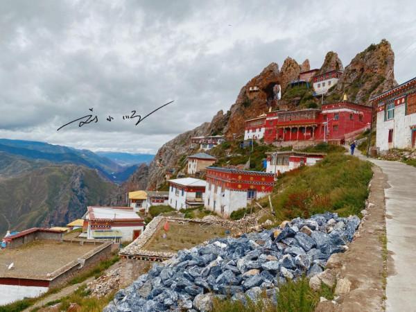 全世界最高的公共廁所,海拔近5000米,腳下是懸崖,遊客:不敢上 全世界最高的公共廁所,海拔近5000米,腳下是懸崖,遊客:不敢上