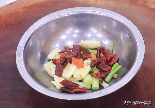 乾煸孜然花菜不滑油直接炒,廚師長分享技巧,清脆入味還不出水 乾煸孜然花菜不滑油直接炒,廚師長分享技巧,清脆入味還不出水