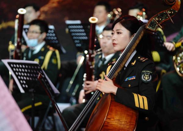 探班軍營網路春晚｜“熱搜”見！軍樂演奏的“破圈”玩法