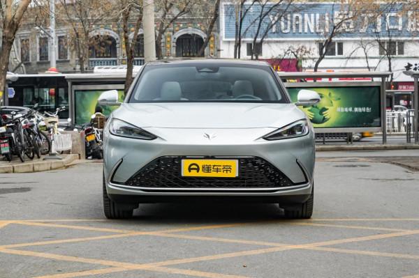 極狐阿爾法S：顏值不錯，來看看配置和實力如何