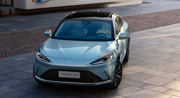 代步新貴族！極狐阿爾法S初來乍到，但競爭力不小