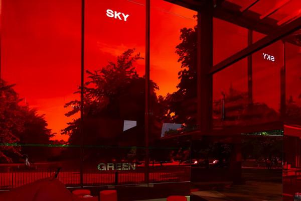 花3億在岩石中&quot;鑿&quot;出一個酒店，表面普通，內部卻大有乾坤