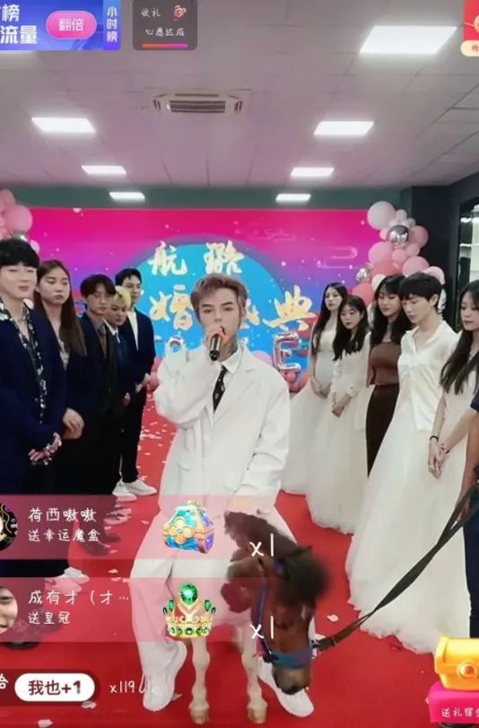 “頂流女網紅”被官媒點名,全網封殺,網友:封得好 “頂流女網紅”被官媒點名,全網封殺,網友:封得好