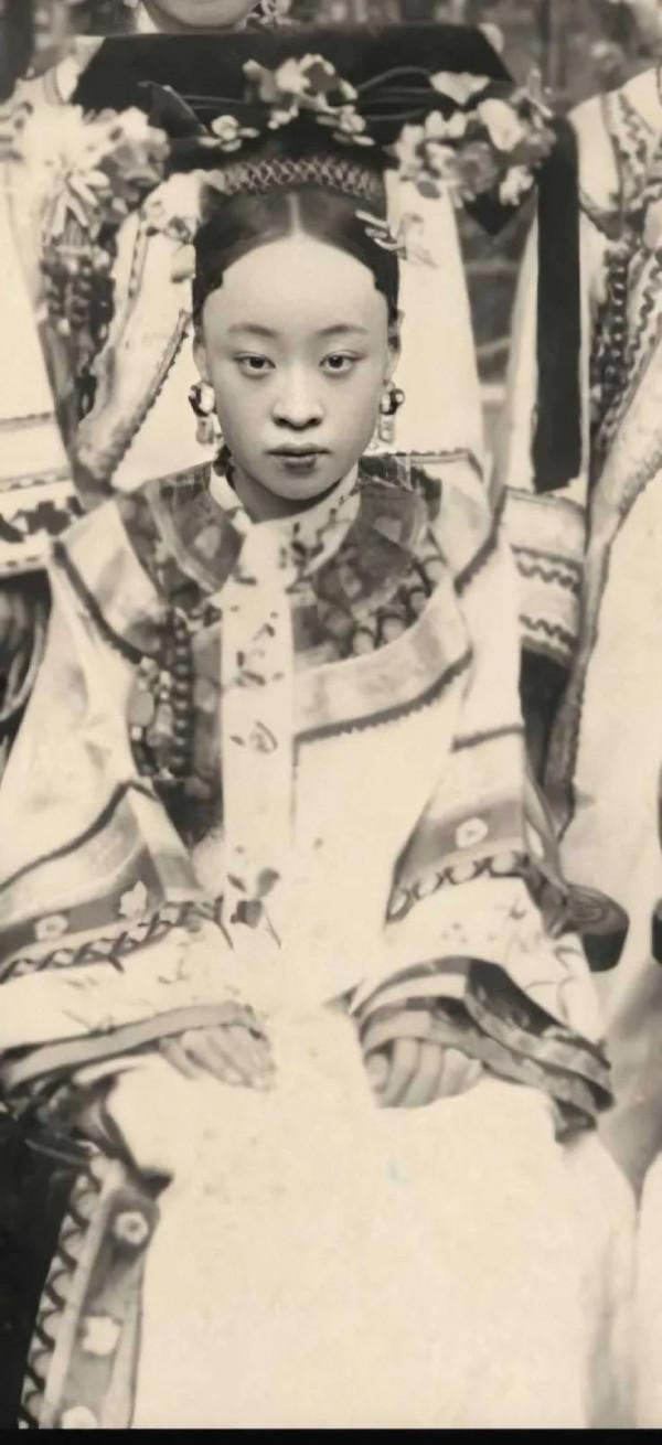 光緒二十九年福晉及公使夫人