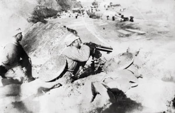 幫日軍挖護路溝?鬼子驗收挑大拇指,幾天後就明白上了八路軍的當 幫日軍挖護路溝?鬼子驗收挑大拇指,幾天後就明白上了八路軍的當