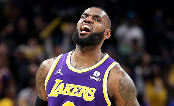 NBA排名更新！勇士力壓14連勝太陽，網鹿湖獲勝，火箭結束15連敗