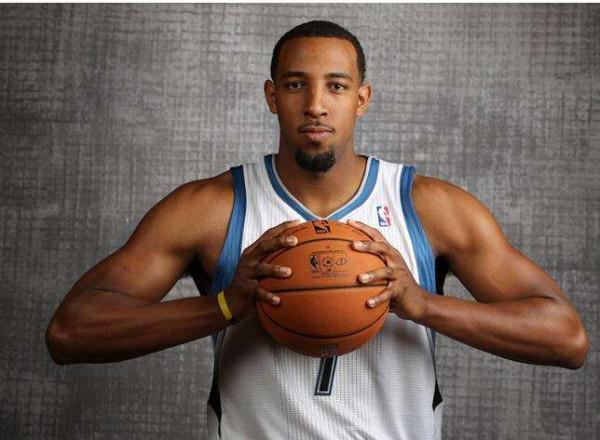 2011選秀15順位的倫納德2冠2FMVP，在他之前的球員成就如何？