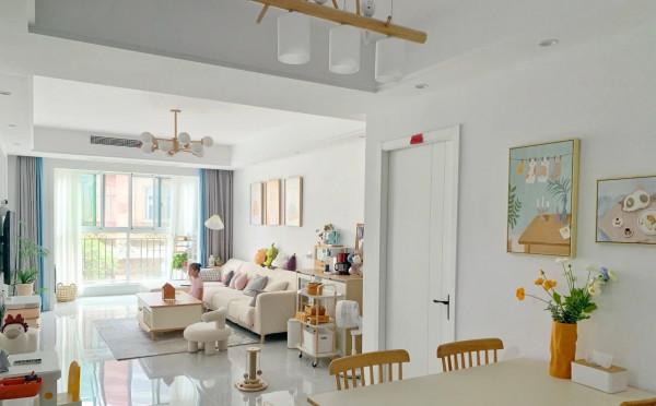 她家78平米，面積不大，卻很舒適溫馨，滿滿的煙火氣息，太喜歡了