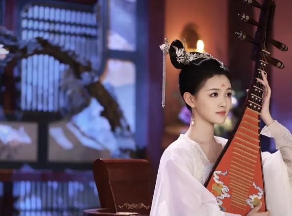 《安樂傳》殺青啦！迪麗熱巴太美，龔俊很俊，劉宇寧造型很驚豔