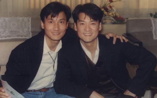 周華健:18歲與初戀失聯,25歲借錢娶外國女粉絲,相伴36年0緋聞 周華健:18歲與初戀失聯,25歲借錢娶外國女粉絲,相伴36年0緋聞