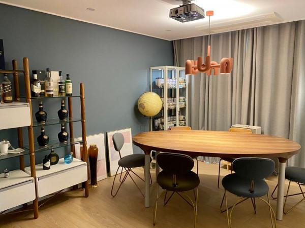 我有經濟實力也想住大平層，像這對新婚夫妻一樣，打通4房只留1房