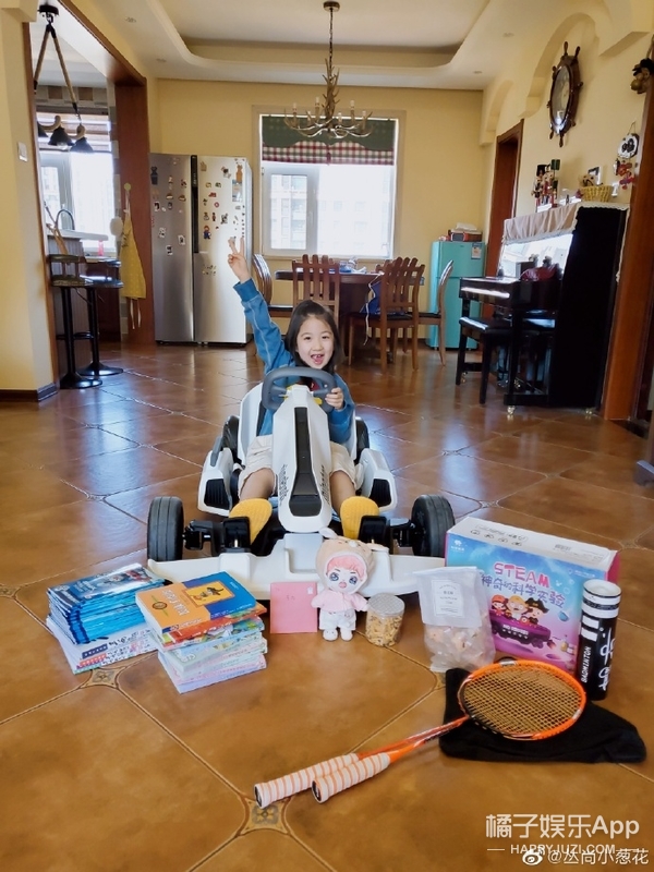 還記得《放開我北鼻》裡的小蔥花嗎？她現在長這樣