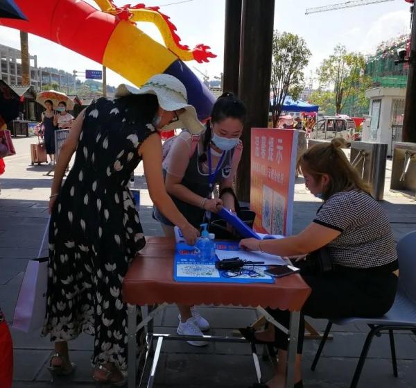國慶假期舊州古城花樣多遊客眼花繚亂 國慶假期舊州古城花樣多遊客眼花繚亂