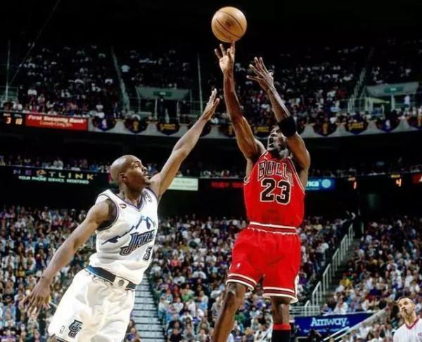 NBA無法打破的5大記錄：麥迪35秒13分無緣，單場100分僅第三