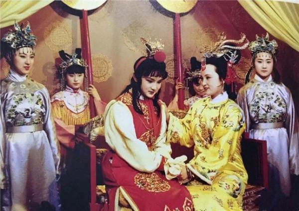紅樓夢：賈寶玉的最終結局並不是去當和尚，而是死於冰天雪地