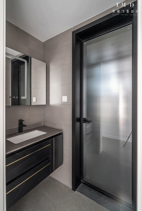 為了有個橫廳，戶型上動了4個“手腳”，一整套裝修下來南北通透