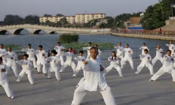 被逼成飛賊的燕子李三,為什麼被當時的老百姓看做英雄人物? 被逼成飛賊的燕子李三,為什麼被當時的老百姓看做英雄人物?