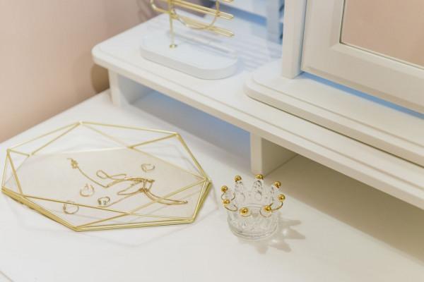 50平方米的一居室，搖身變成了仙女的家，衣帽間大餐廳樣樣皆全