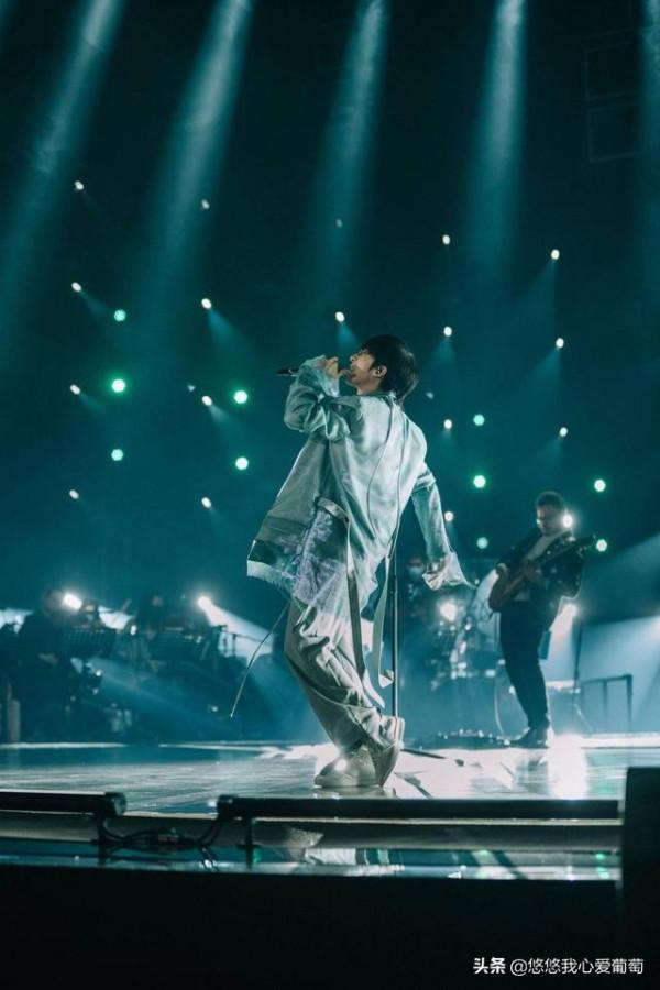 短影片神曲成華語十大熱歌,歌手楊坤發文嘲諷,引發網友熱議 短影片神曲成華語十大熱歌,歌手楊坤發文嘲諷,引發網友熱議