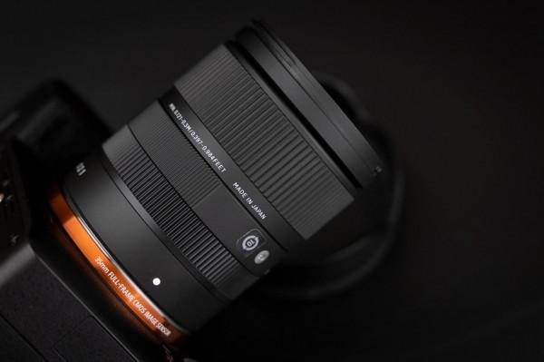 極致輕巧掛機鏡 適馬18-50mm F2.8 DC DN評測